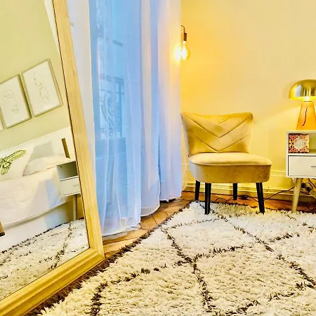 Pompidou Centre Homestay Paris